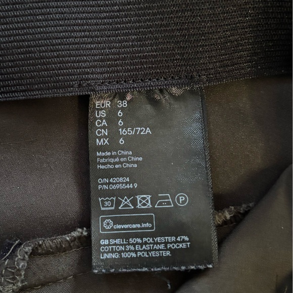 H&M cropped pants, size 6. - Picture 6 of 9